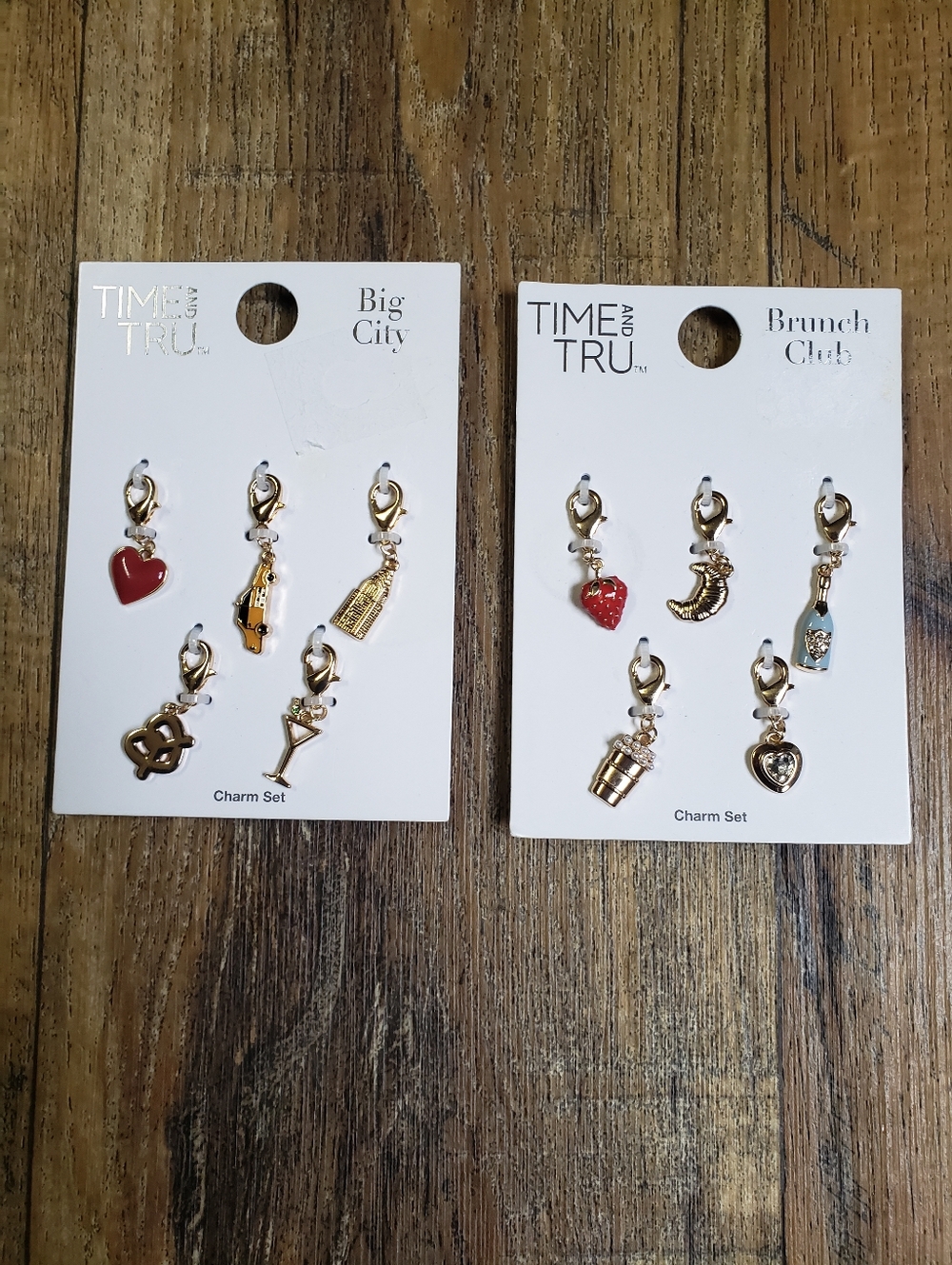 Time and Tru Gold Tone Big City & Brunch Club Charms